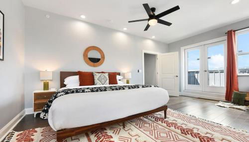 HostWise Stays - The Charlotte - Rooftop patio, Garage Parking, Prime Location, Large 3 Story Home - Foto 4