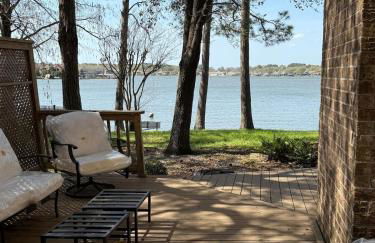 Ultimate Lake Resort Xtravaganza - Luxury - Waterfront - Boathouse - Sleeps 18 - Photo 3