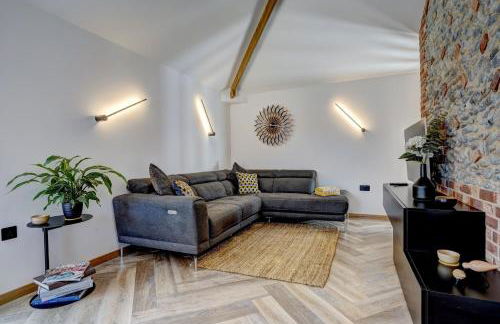 Hall Farm Barn by Winterton Cottages - Photo 3