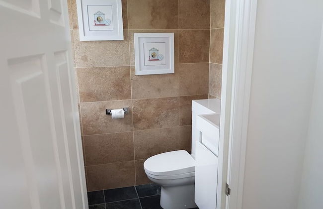 Direct Sea Views, Seafront Location & Free Parking - Foto 36