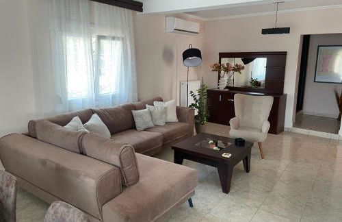 Aristides Guesthouse - Photo 13