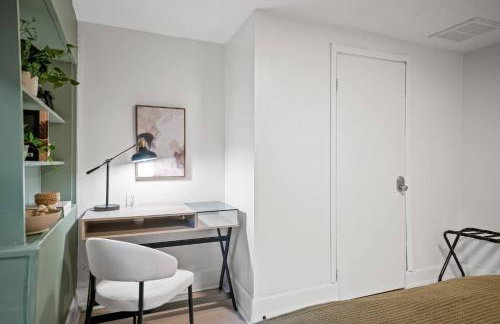 10min to NRG | Hot tub | Sauna | Firepit | 4br 3ba - Foto 51