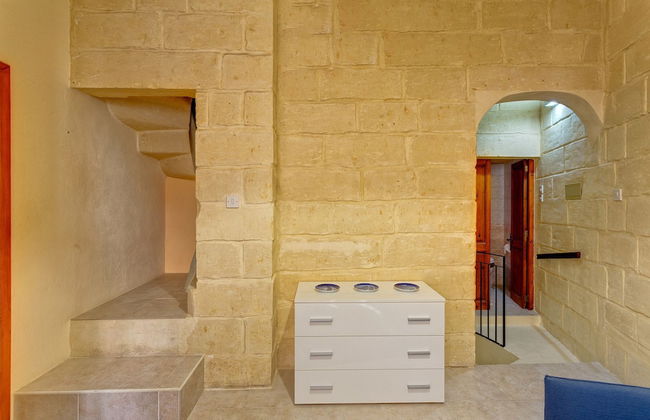 Traditional Maltese Townhouse, Roof Terrace and Views - Photo 6