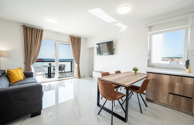 Poolside Hideout Apartments - Photo 35