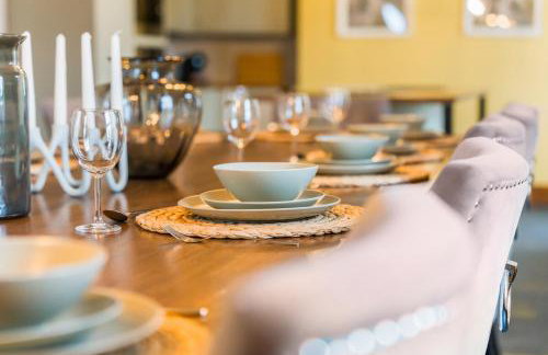 #111 New Farm with hot tub and Sauna - Sleeps 18 - Near Elmore Park - " Perfect for Contractors and Families - Parking space for 10 cars" - Foto 53