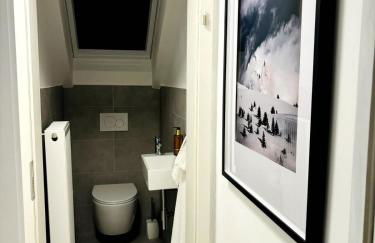 REMA Homes - Dachgeschoss Klima 3x Queen-Size Balkon Küche TV - Foto 32