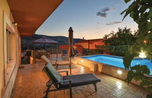 Four-Bedroom Apartment In Srinjine - Photo 5