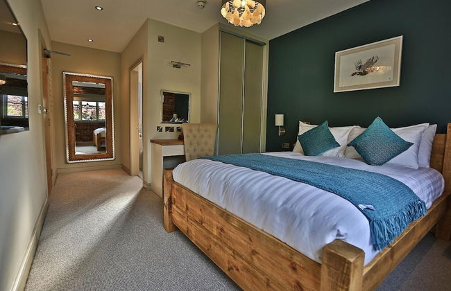 The Cock O' Barton - Photo 16