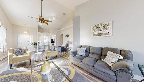 Spacious and quiet home with private patio & enclosed yard - Foto 4