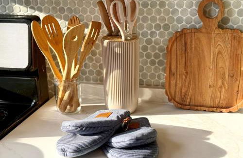 Zen Den With King Bed and Very Close to Airport - Foto 21