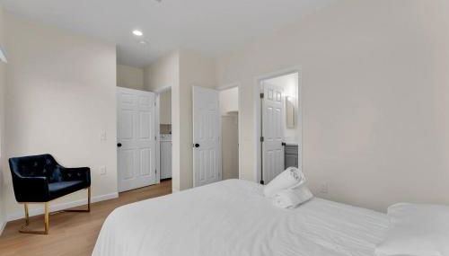 Urban Retreat Fun Relax Self Check-In Hot Tub Foosball Fire Pit Cornhole - Foto 3