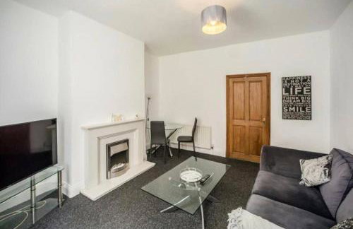 Brighouse 2 bedhouse central contractors welcome - Foto 17