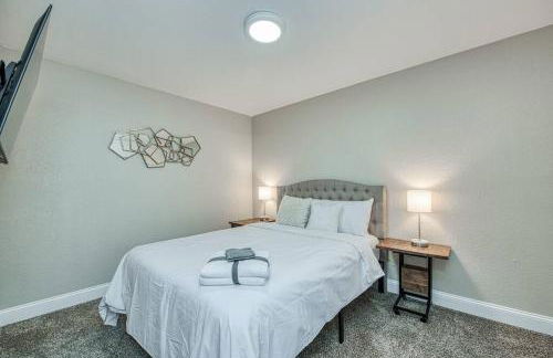 Fun City Haven Spacious Retreat in Fresno - Foto 9