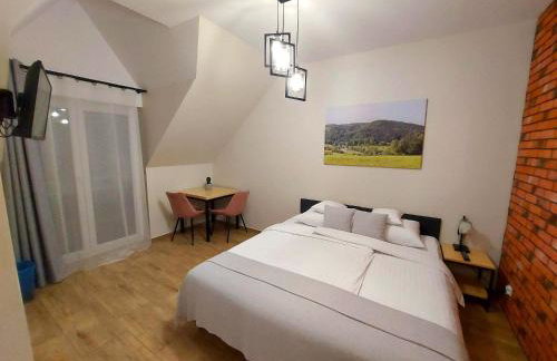 Dwór Bysina - Foto 9