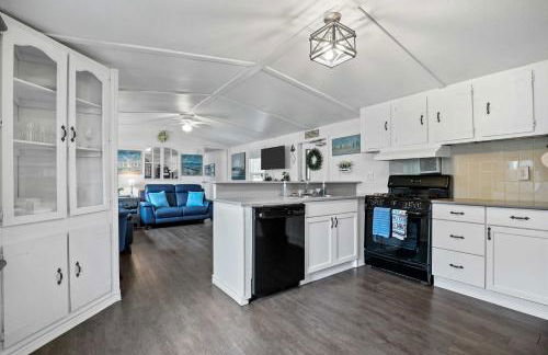 Near Water Lake Dallas Home with Furnished Patio! - Foto 8