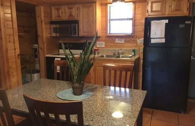 Frio Springs Lodges - Photo 20