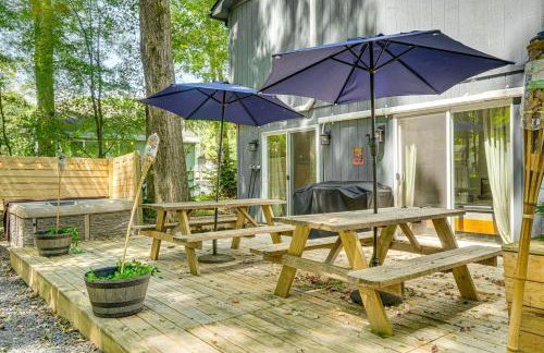 Private Hot Tub Tree-Lined Poconos Home! - Foto 28