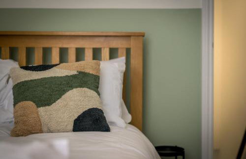 Vale House By EDEN Accommodation - 2 Bedroom Whole House, Sleeps 4 - NEWLY RENOVATED - Foto 24