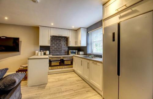 6 Dbl Bed, Central Huddersfield house inc parking - Foto 17