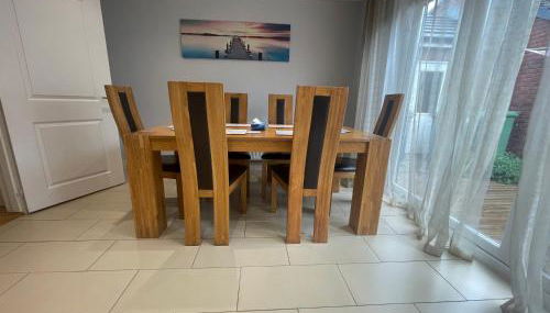 Holiday Home In Cardiff, Sleeps 8 - Foto 2