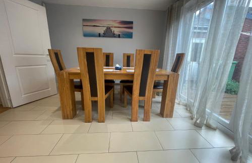 Holiday Home In Cardiff, Sleeps 8 - Foto 2