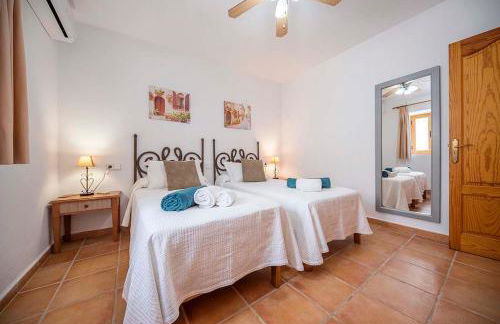 Casa Cala LLonga Quiet family house 850m from the beach - Foto 17
