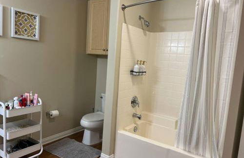 Spacious 1bdrm apartment 10 mins to Cedars-Sinai by car FREE Parking, King bed - Photo 19