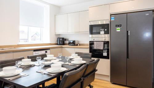 Stanway Apartments- Free Parking & Close To Tram Stop - Photo 3