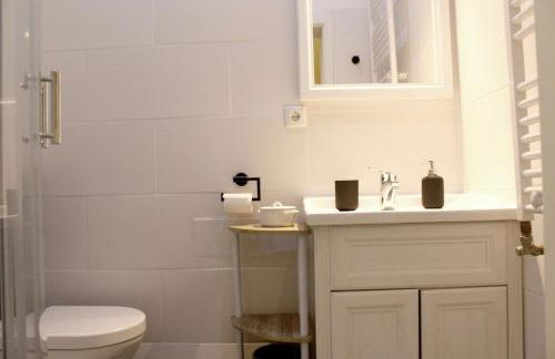 Pauline 3 - Photo 28