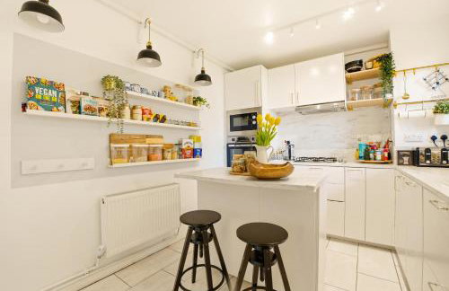 Stylish 2-Bed Flat in Woolwich, Central London - Foto 2