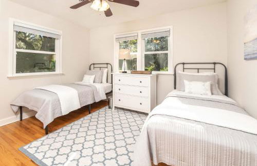 Refinished 3-BR Lowcountry Retreat - Foto 24