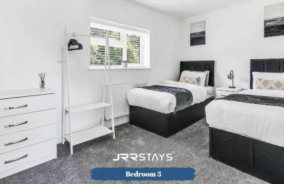 Dudley - Stylish 3 Bedroom Sleeps 6 Wi-Fi - JRR Stays - Foto 28