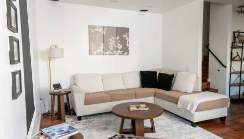 Chic SD Basecamp - Walk to Downtown - Foto 2