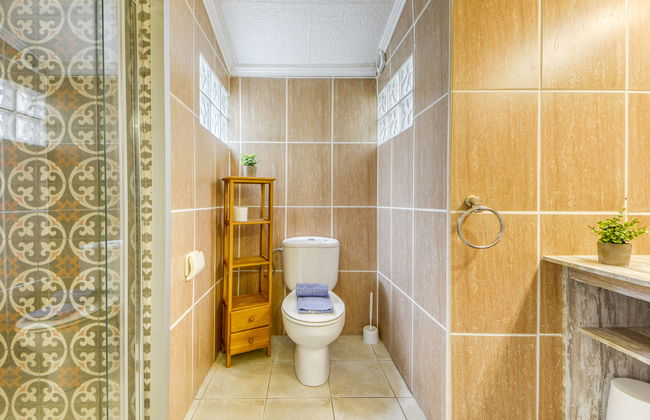 4 bedroom House in Castelló d'Empúries with private pool and garden - Photo 14