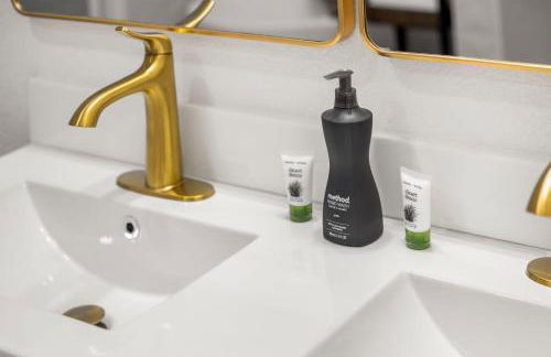 Modern Cactus Home - Luxe with Spa-baths Pool & Firepit - Foto 61