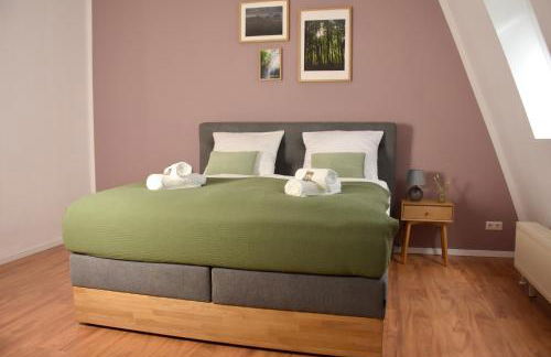 Maisonette-Apartment für bis zu 6 Personen - Parkplatz - WLAN - Kingsize - Foto 1