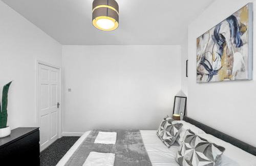 Stylish House Near Hospital with Free Parking - Foto 15