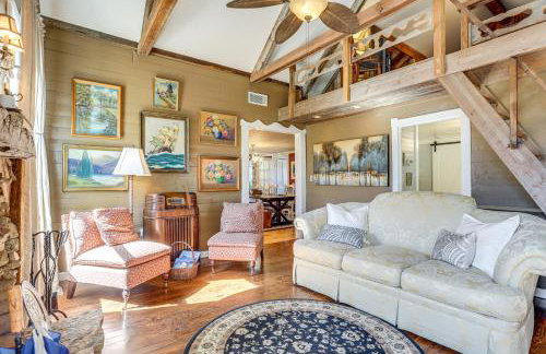 Large Deck: Luxe 6-Acre Retreat in Dahlonega! - Photo 12
