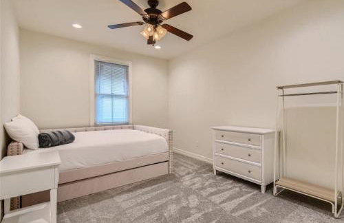 Captivating 4BR Haven with Park View near DT - Foto 18