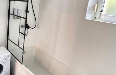 Maison cosy avec jardin, wifi et parking gratuit - Photo 15