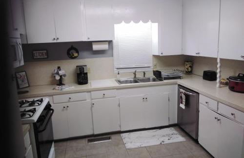 3-Br 2-Bath Family-Friendly Home -10 Min to Tulsa - Foto 12
