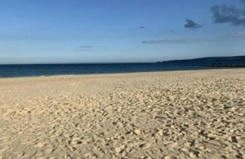 Coastal cottage on a bridle path in Lilliput- Sandbanks - Photo 1