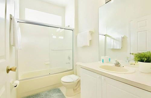 Renewed & Cozy 4BD Great Location near Disney - Photo 13