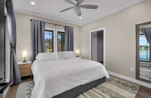 Views! Dock, Water, Game Room, Kids Room! - Foto 25