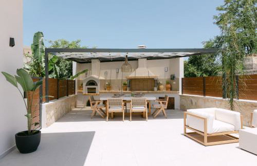 Emerald Harmony Villa with Private Pool & Jacuzzi - Photo 6