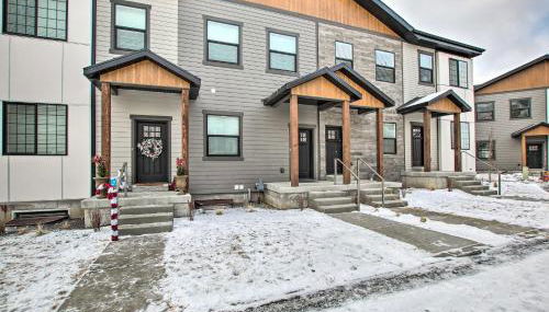 Modern Mountain Escape Near Slopes, Lakes and Trails - Foto 4