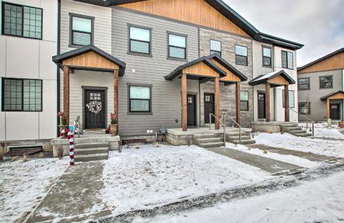 Modern Mountain Escape Near Slopes, Lakes and Trails - Foto 4