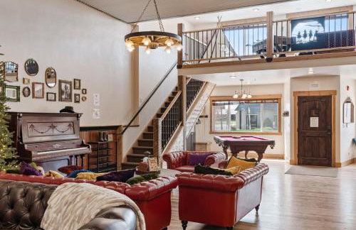 Historic Yellowstone Saloon - Foto 42