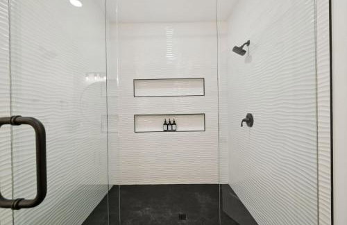 Nash Urban Oasis with Rooftop and Modern Amenities - Foto 39