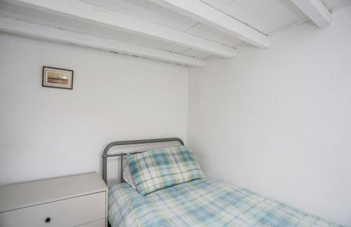 4 Ty Person - Photo 12